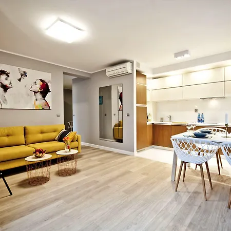 Aqua Blueapart ユラタ