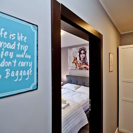 Aqua Blueapart アパート *