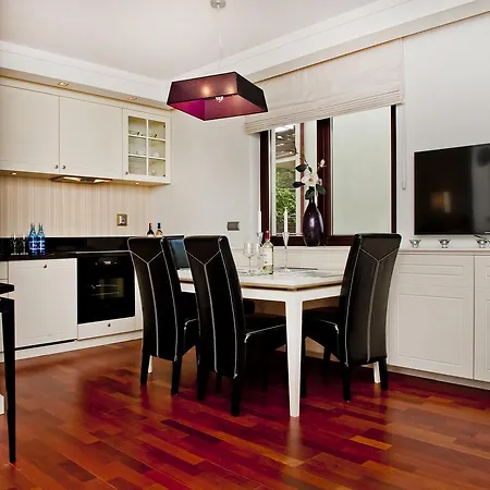 Aqua Blueapart ユラタ